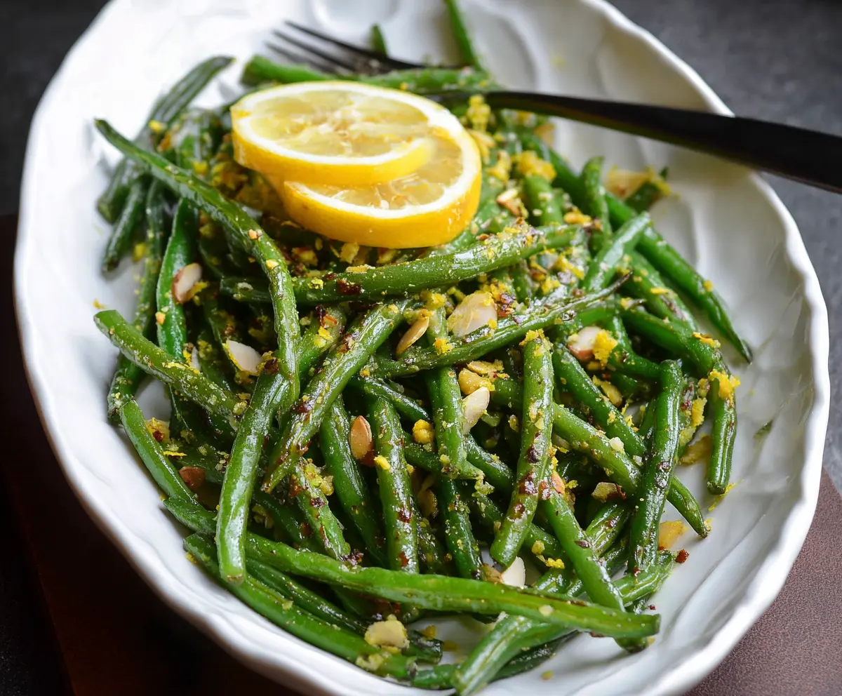 Fresh Lemon Green Beans dish with vibrant green beans and zesty lemon slices for a healthy side